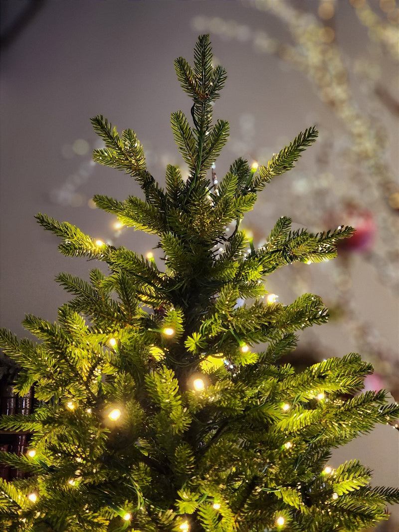 ÁRVORE REALISTA PINHEIRO AUSTRAL 2,10CM 450 LEDS WARM 801 GALHOS BIVOLT