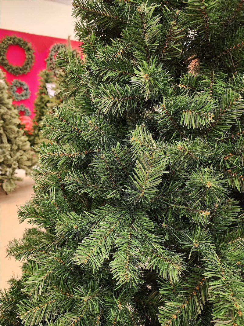 ÁRVORE TRADICIONAL COPACABANA 1350 GALHOS 2,40CM